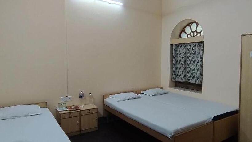 Семейный Номер, Shaw Guest House