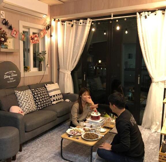 Семейный Номер, Us On Earth Guesthouse