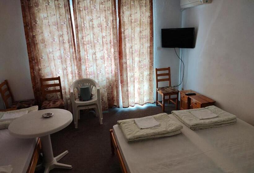 三人经典房间, Zlatevi Guest House