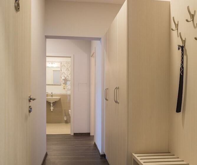 Family Suite, Penzion Longus