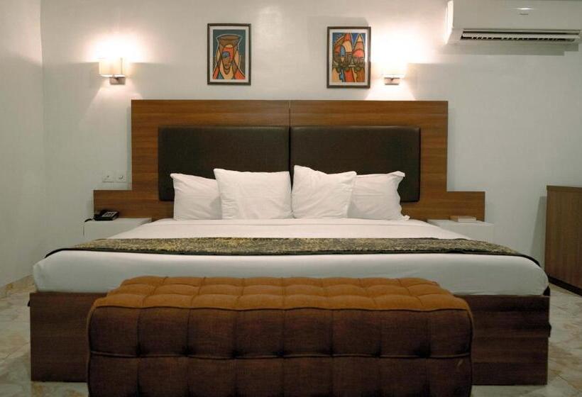 سوییت, Visa Karena Hotels