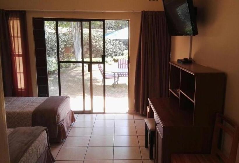 اتاق استاندارد با چشم‌انداز باغ, Ezulwini Guest House