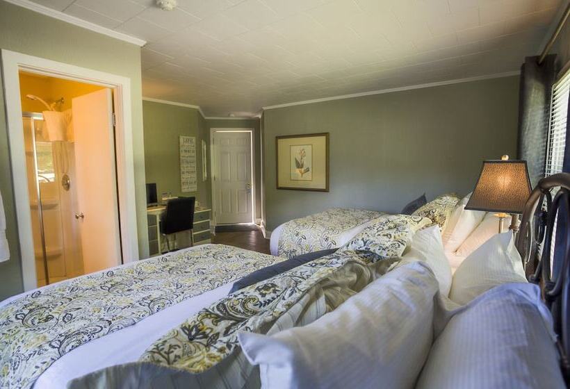 Люкс Вид на Сад, The Woodview Inn