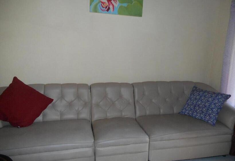 디럭스 룸, Cegeng Lestari Guest House