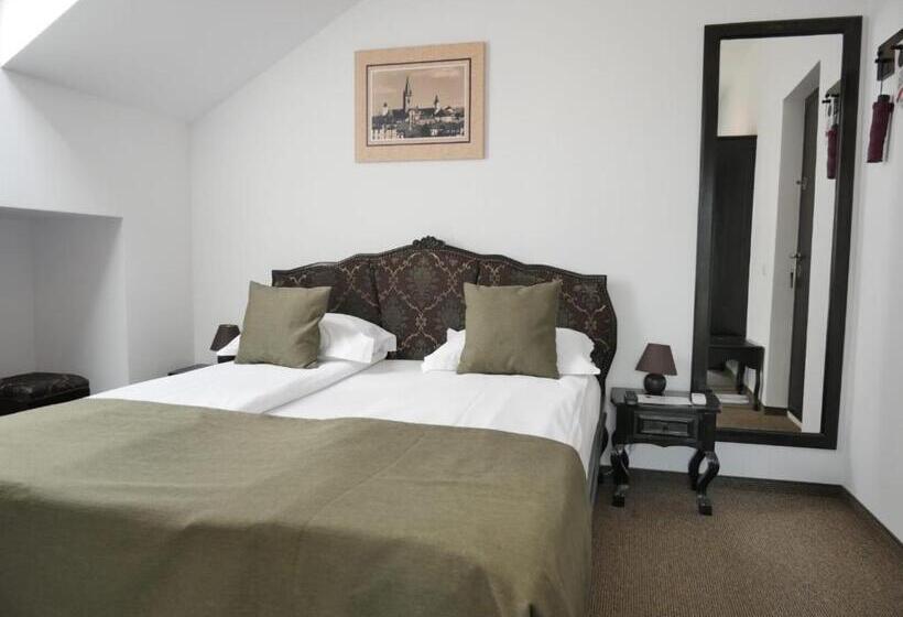 اتاق اکونومی, Sibiu City Center Apartments