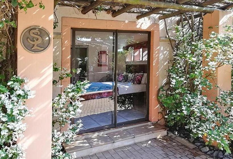 Номер Deluxe с Балконом, Stephan's Guest House