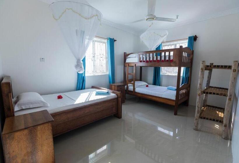 Quarto Triplo Estandar, Kite&active Guesthouse
