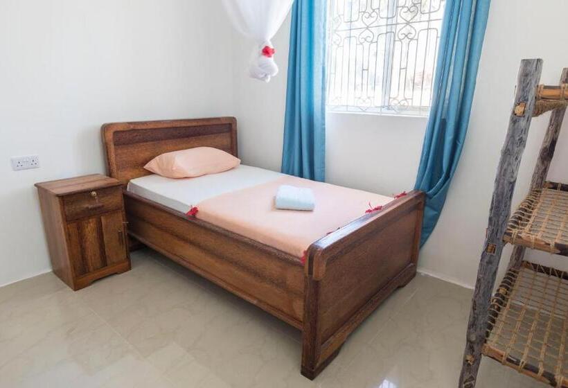 Quarto Triplo Estandar, Kite&active Guesthouse