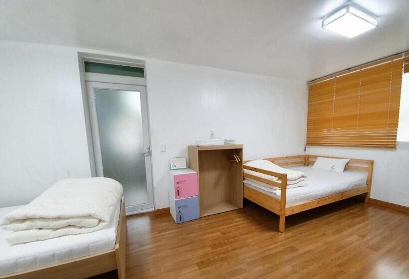 Трехместный Номер Базовый, Byulbam Guesthouse
