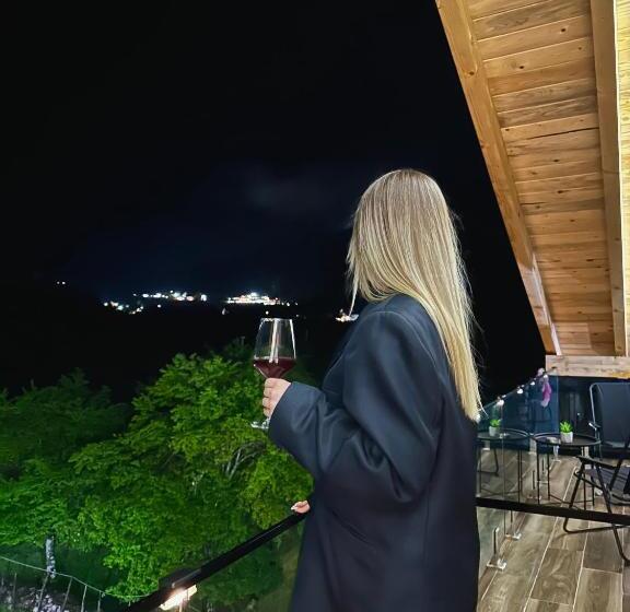 اتاق لوکس با بالکن, Guesthouse Marashi