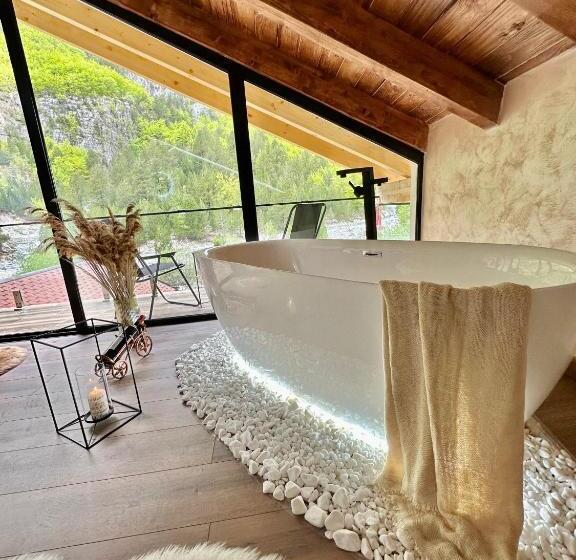 이그제큐티브 스위트, Guesthouse Marashi
