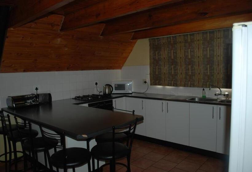 Шале 1 Спальня, Hlalanathi Drakensberg Resort