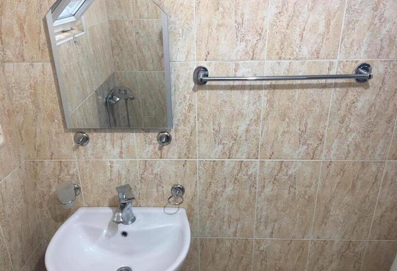 اتاق استاندارد چهار تخته, Guest House Roman/gonio