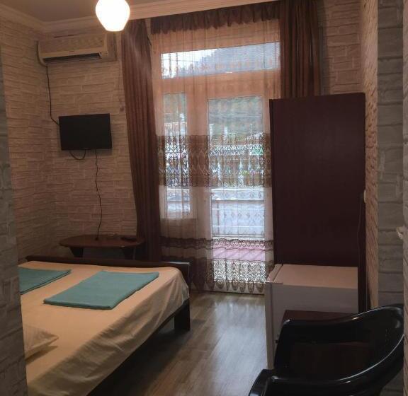 اتاق لوکس با بالکن, Guest House Roman/gonio