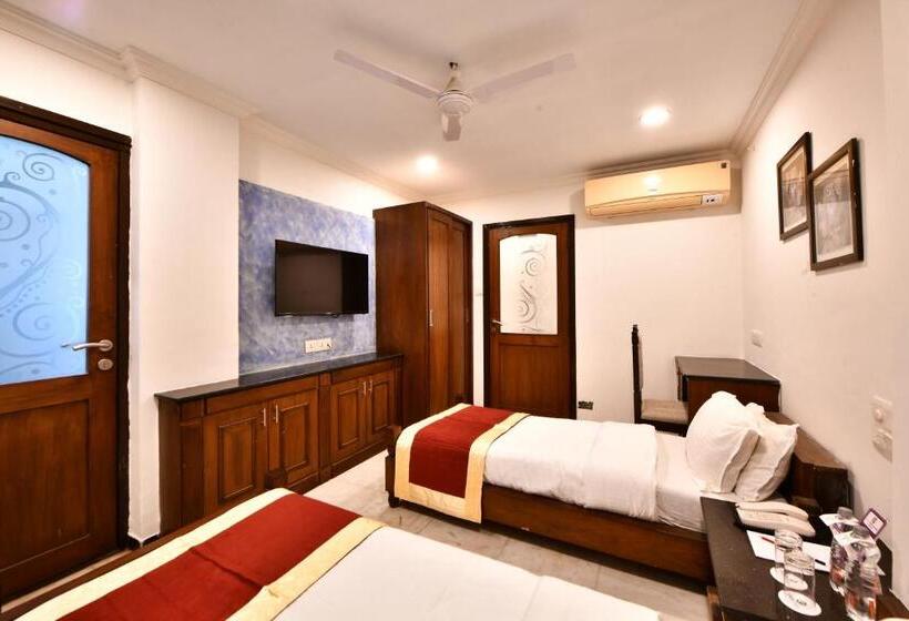 דירת דופלקס בת חדר שינה 1, Click White House Residency, Vadodara