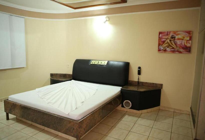 Quarto Estandar, Medieval Motel E Hospedagem