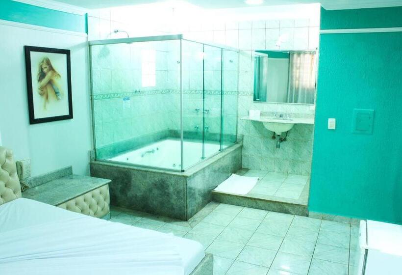Quarto Deluxe, Medieval Motel E Hospedagem