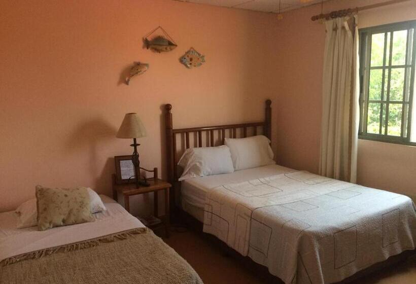 Номер Стандарт Трехместный, Hostal Doña Maria