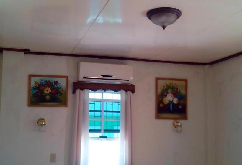 スタンダードルーム, Don Santiago Guesthouse Downtown