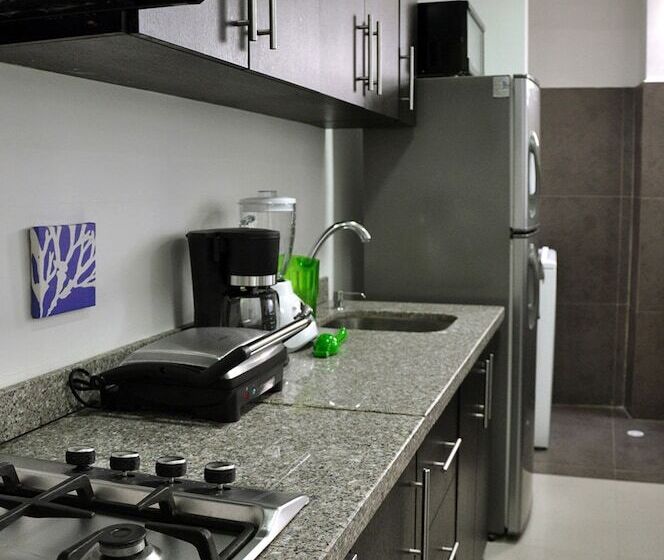 Президентский Люкс 3 Спальни, White Coral Apartasuites