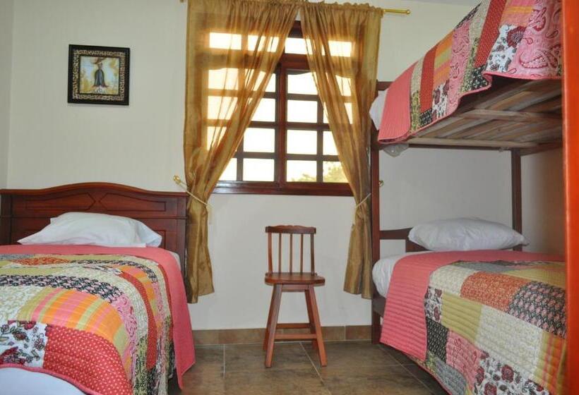 Номер Стандарт Трехместный, Puerta Sol Inn