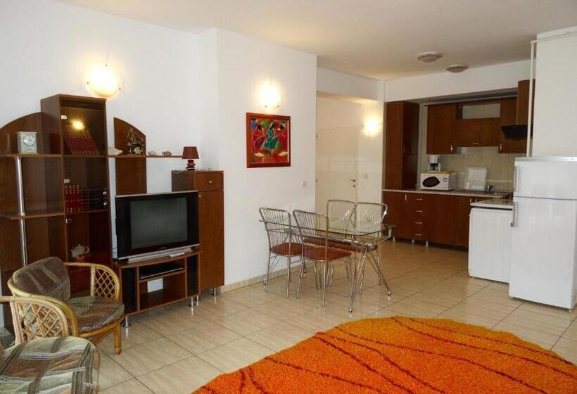 آپارتمان 2 خوابه با بالکن, Club Topaz Apartments