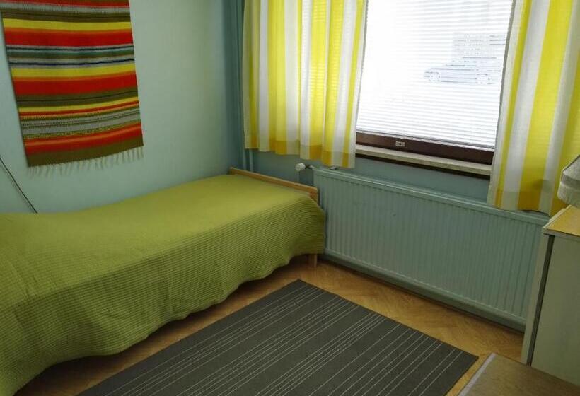 Номер Стандарт Индивидуальный Совместная Ванная, Guesthouse Outa