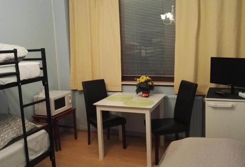 Трехместный Номер Стандарт Совместная Ванная, Guesthouse Outa