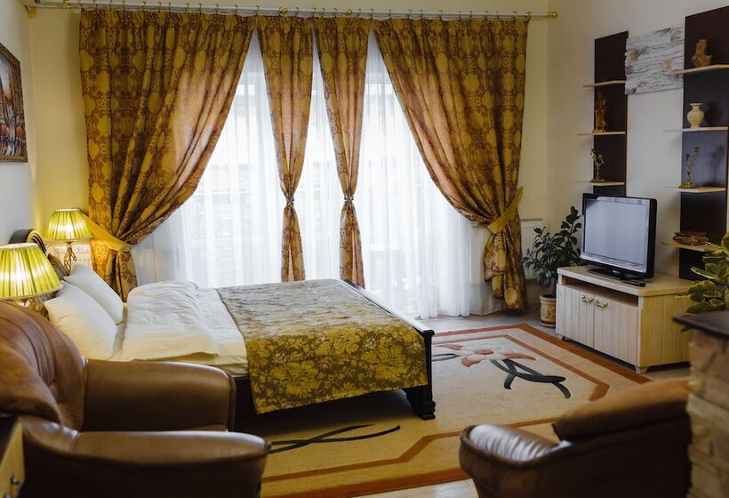 Апартаменты 1 Спальня с Террасой, Mini Hotel Glove House