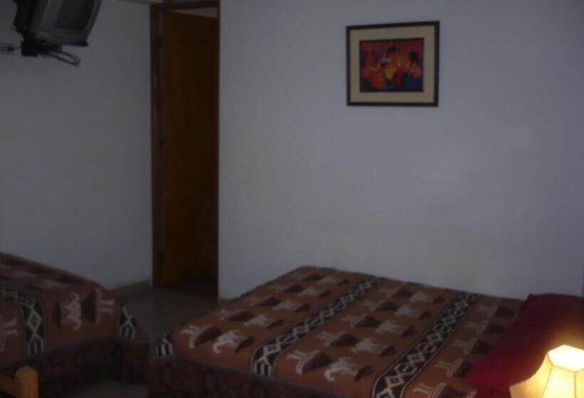 اتاق خانوادگی, La Cabaña