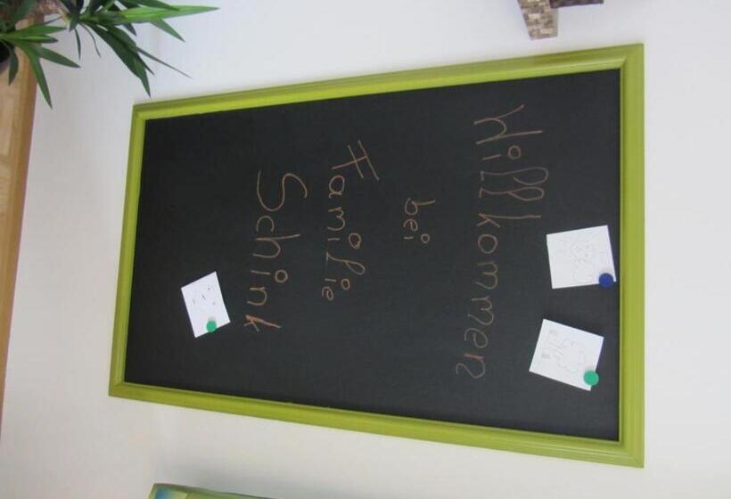 1 Bedroom Apartment Lake View, Bauernhof Schink