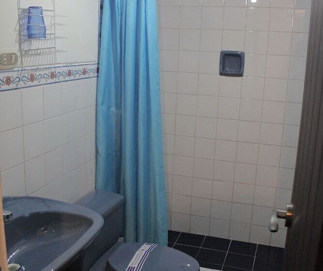 غرفة قياسية ثلاثية, Hostal Alfredo S Palace