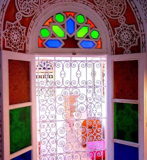 컴포트 룸, Riad Safir