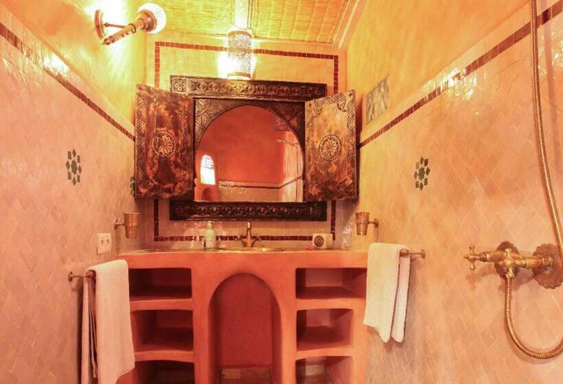 غرفة قياسية رباعية مطلة على البحر, Dar Rio Oro