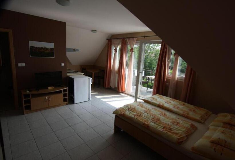 Standard studio with lake view, Návay Vendégház