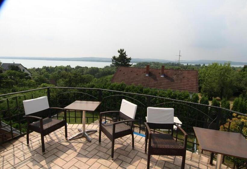 Standard studio with lake view, Návay Vendégház