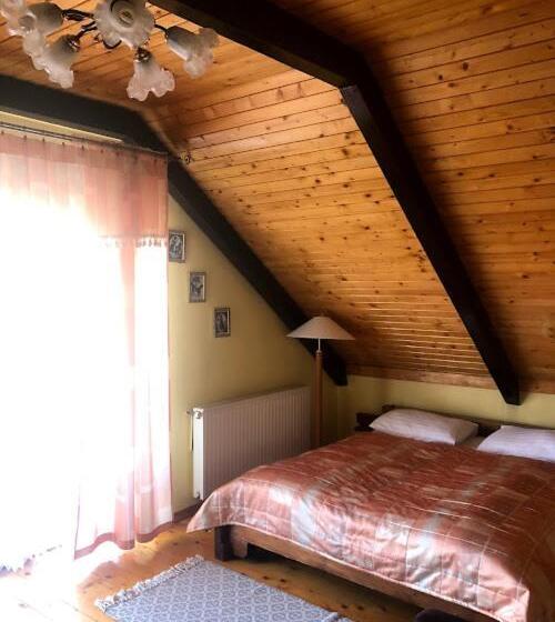 غرفة قياسية مزوَّدة بشُرفة, Prutets Guest House