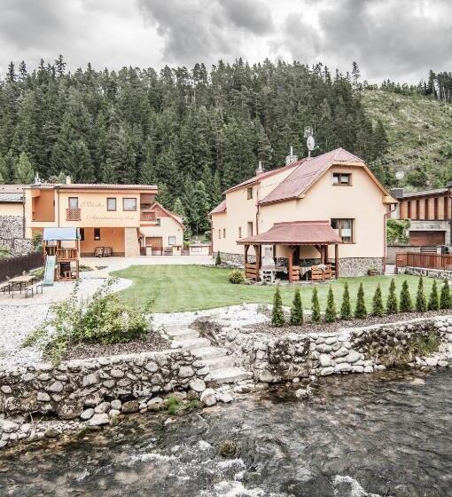 استودیوی استاندارد, Apartmanovy Dom Martha A Domček Martuška