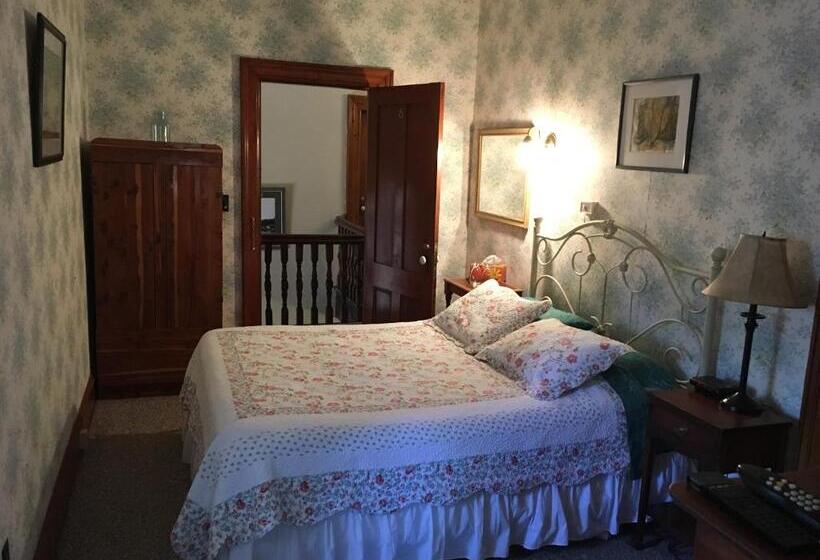 Номер Стандарт, Carriage House Inn