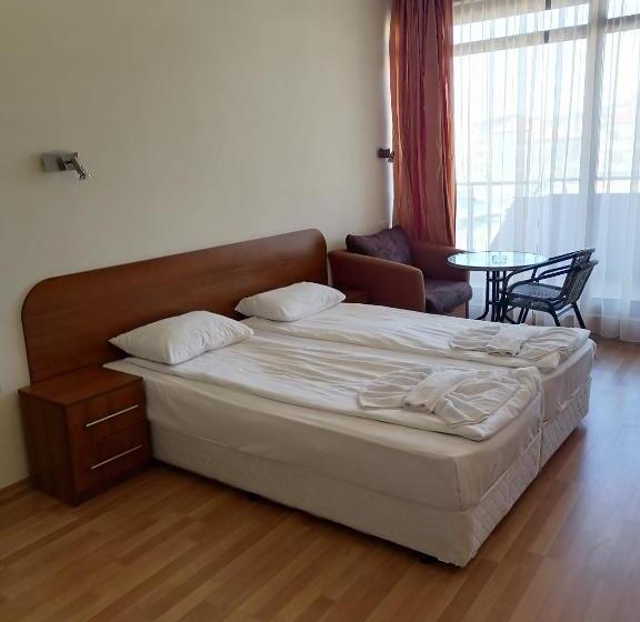 Номер Стандарт с Балконом, Aparthotel Vris