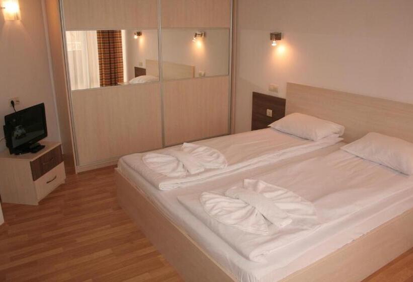 Номер Стандарт с Балконом, Aparthotel Vris