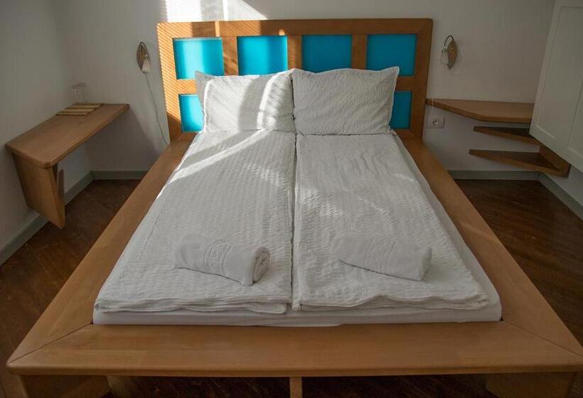 اتاق استاندارد, The Zen Hostel   Posticum