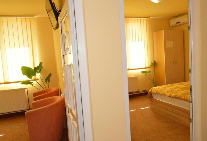اتاق استاندارد چهار تخته, Pensiunea Beverly Hills