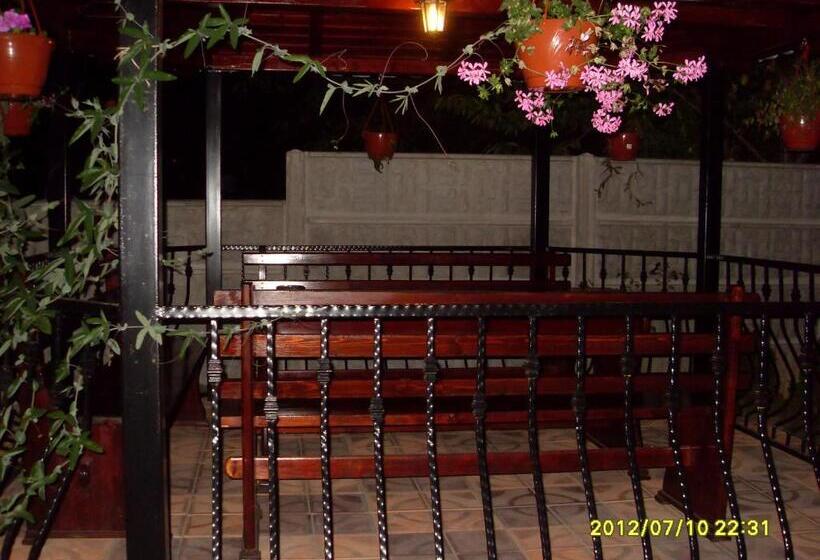 اتاق استاندارد, Pensiunea Beverly Hills
