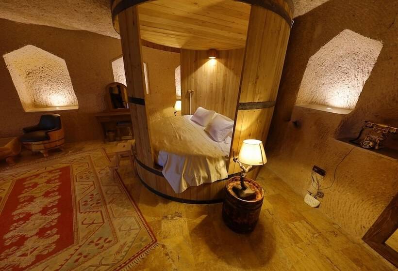 سوئیت با تخت بزرگ, Eyes Of Cappadocia Cave
