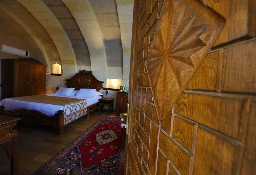 سوییت خانوادگی, Eyes Of Cappadocia Cave