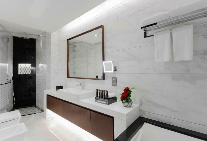 Номер Клуб Кровать Кинг, Renaissance Business Bay Hotel, Dubai