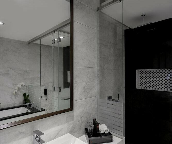 Номер Deluxe, Renaissance Business Bay Hotel, Dubai