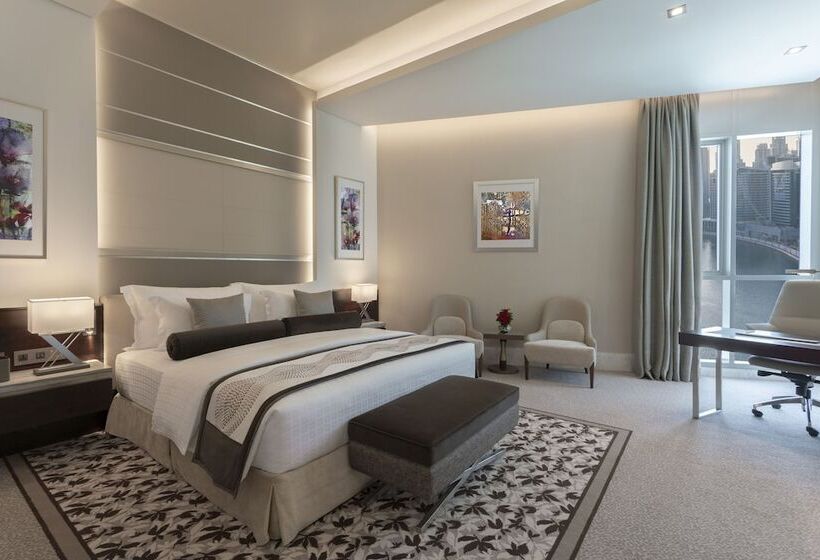Номер Deluxe Кровать Кинг, Renaissance Business Bay Hotel, Dubai