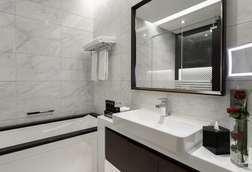 Номер Клуб, Renaissance Business Bay Hotel, Dubai